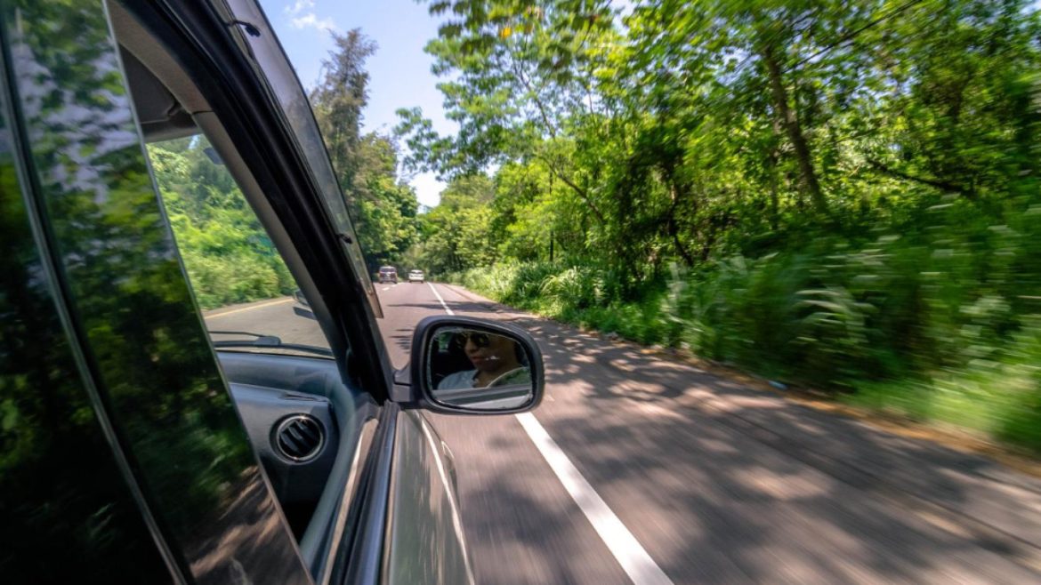 Assurance auto et changement d’adresse : que faire pour la carte grise ?