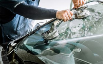 Pourquoi choisir le remplacement de pare-brise à domicile ?