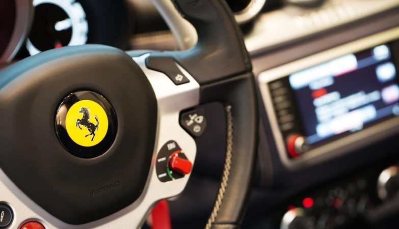 Acheter une Ferrari d’occasion : quels points vérifier pour une expérience « F1 » parfaite ?