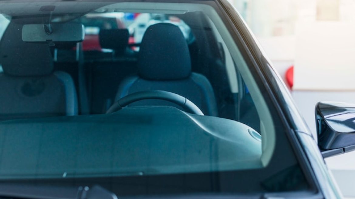 Pare-brise endommagé : que devez vous faire ?