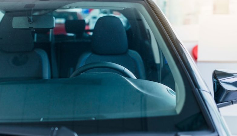 Pare-brise endommagé : que devez vous faire ?