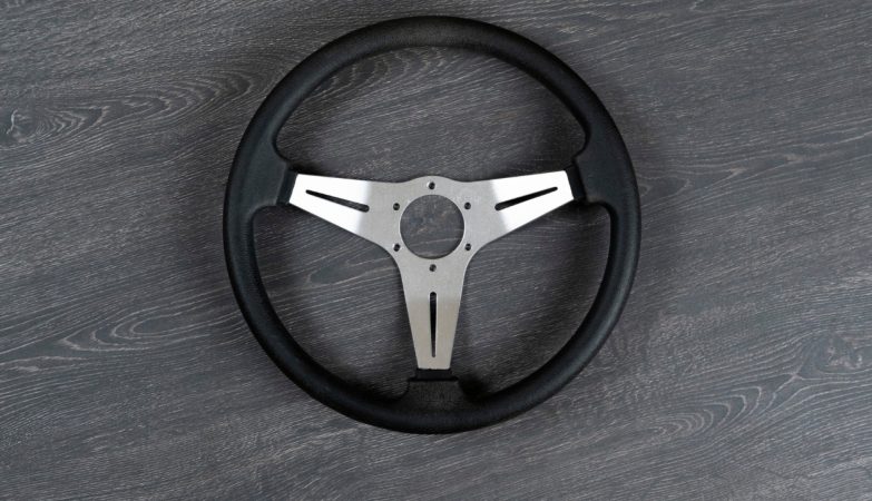 Bien choisir son volant sport auto selon la discipline