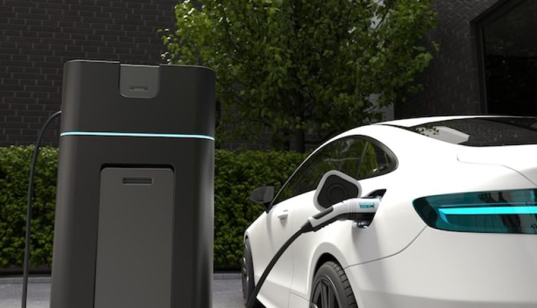 Comment la loi LOM encadre l’installation des bornes de recharge en entreprise ?